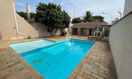 Casa com 3 dormitórios à venda, 207 m² por R$ 870.000,00 - Jardim Maria Augusta - Taubaté/SP