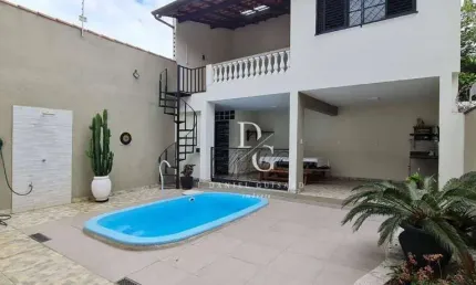 Sobrado com 3 dormitórios à venda, 330 m² por R$ 1.200.000,00 - Centro - Taubaté/SP
