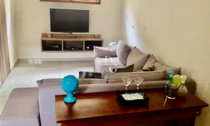 Casa com 3 dormitórios à venda, 197 m² por R$ 675.000 - Vila Jaboticabeira - Taubaté/SP