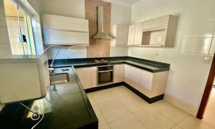 Casa com 4 dormitórios, 240 m² - venda por R$ 675.000,00 ou aluguel por R$ 3.765,00/mês - Vila São Geraldo - Taubaté/SP