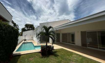 Casa com 3 dormitórios à venda, 299 m² por R$ 1.800.000,00 - Condomínio Colonial Village I - Pindamonhangaba/SP