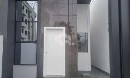 Casa à venda em tijucas - 2 dormitórios, 1 suíte e pé direito alto