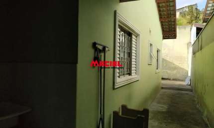 Mosca branca , belíssimo sobrado , com de casa térrea.