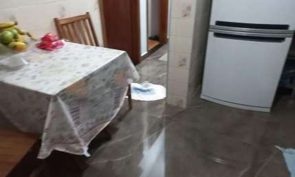 Sobrado com 2 dormitórios, com saldo comercial na parte de baixo