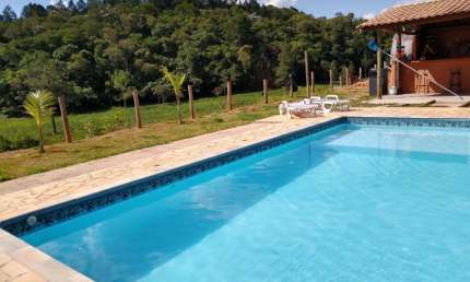 belissima chácara a 15 KM. de Igaratá , com piscina