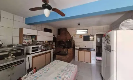 Sobrado com 3 dormitórios à venda, 234 m² por R$ 569.000,00 - Vila Assis Brasil - Mauá/SP