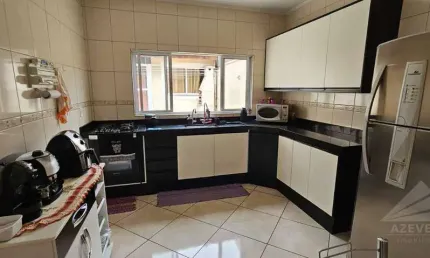 Sobrado com 3 dormitórios à venda, 205 m² por R$ 650.000,00 - Vila Assis Brasil - Mauá/SP