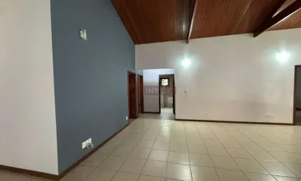 Condomínio Taubaté Village - Sobrado à venda com 4 dormitórios sendo 1 suíte em Taubaté/SP.