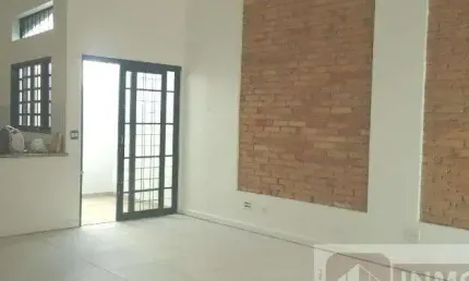 Casa com 3 quartos para alugar na Rua Marquês do Herval, 163, Centro, Taubaté
