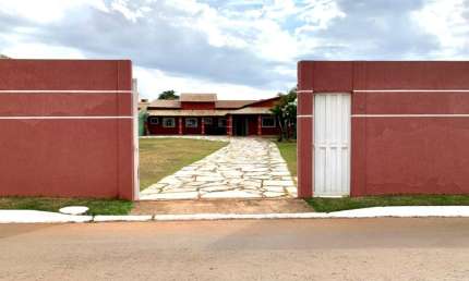 RUA 4B - **BAIXOU PRA VENDER** CASA EM COND. - PRÓX. À DELEGACIA - DESOCUPADA.