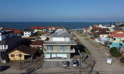 Duplex com sala comercial - no Balneário Brasília em Itapoá