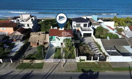 Sobrado com Fundos Terreno frente Mar à Venda - Barra do Saí