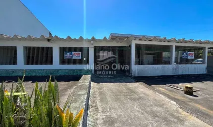 Sobrado à Venda  com Ponto Comercial e 3 quartos - Sai Mirim