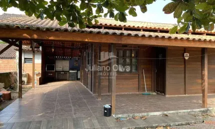 Casa com a 400 Metros do Mar à Venda, Continental - Itapoá/SC
