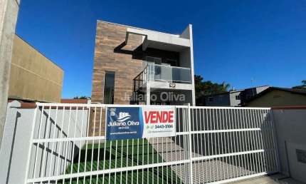 Sobrado á venda com piscina á 90m do mar - bamerindus