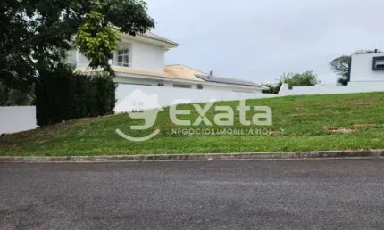 Terreno de 1535m2 com testada de 85m no condominio saint charbel