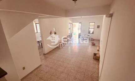 Casa com 3 quartos à venda na Rua Imperatriz Leopoldina, 650, Vila Jardini, Sorocaba, 231 m2 por R$ 650.000