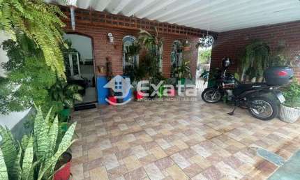 Casa a venda estilo Villagio no bairro Jardim Simus em Sorocaba, com 3 dormitorios e 6 garagens