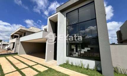 Casa alto padrao em condominio fechado em Aracoiaba da Serra / SP