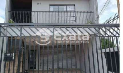 Sobrado 4 andares, com ponto comercial  na Americo figueiredo, excelente localizacao
