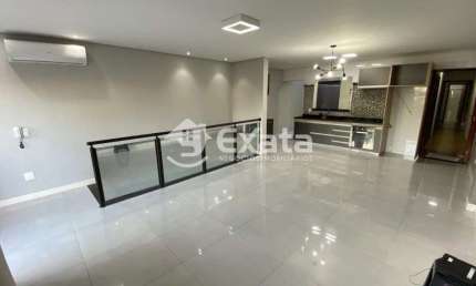 Casa assobradada para venda no Jardim Prestes de Barros