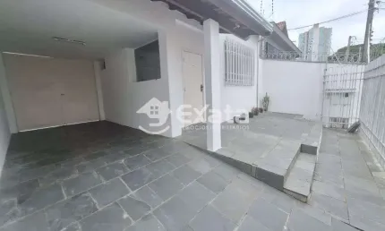 Linda Casa de Padrao com 3 Dormitorios na Vila Trujillo, Sorocaba