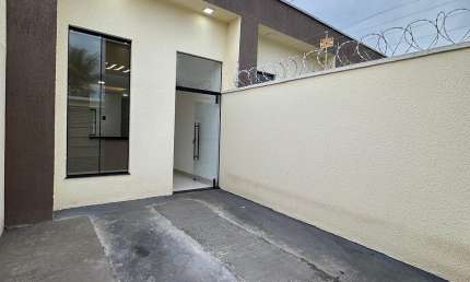 Linda casa, ótimo custo benefício e entrada reduzida