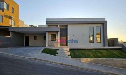 Casa térrea com excelente padrão de construção e lazer completo