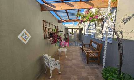 Casa com 3 dormitórios à venda, 218 m² por R$ 660.000,00 - Vila Brasileira - Itatiba/SP