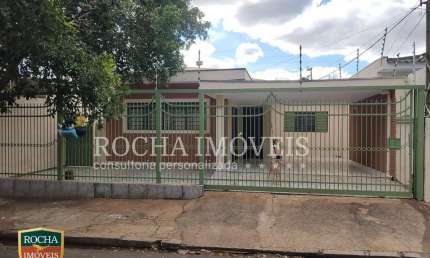 Casa para Venda em Presidente Prudente, Vila Oriental, 3 dormitórios, 1 suíte, 2 banheiros, 2 vagas