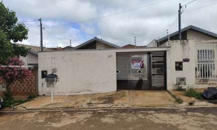 Casa para Venda em Presidente Prudente, Residencial Santo Expedito I, 2 dormitórios, 2 banheiros, 2 vagas