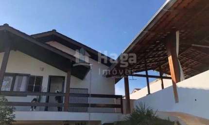 Sobrado à venda no bairro Dom Joaquim em Brusque/SC
