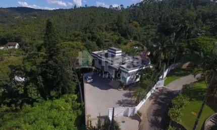 Casa alto padrão à venda no bairro Primeiro de Maio em Brusque/SC