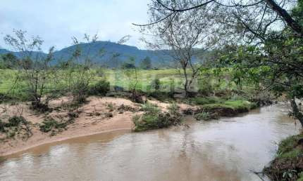 Fazenda à venda na Zona Rural, Turvo 