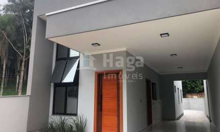 Casa à venda no bairro Lageado Baixo em Guabiruba/SC