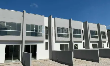Sobrado geminado à venda no bairro tomaz coelho em brusque/sc