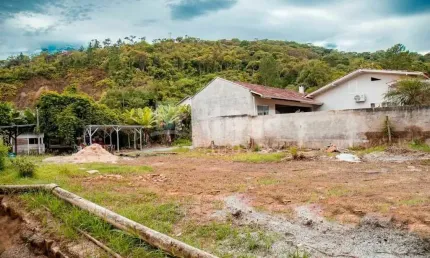 Terreno à venda no bairro primeiro de maio em brusque/sc