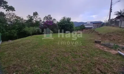 Terreno à venda na Vila Santana, Santo Amaro da Imperatriz 