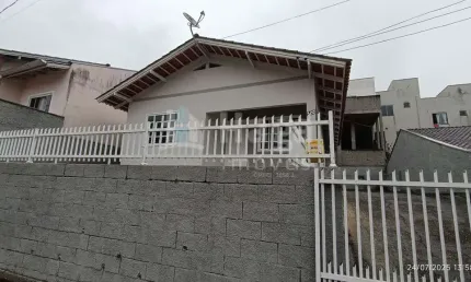 Casa com 2 quartos para alugar no Cedrinho, Brusque 
