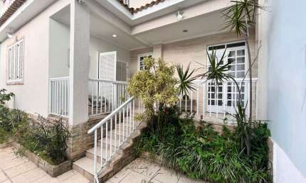 Casa com 3 quartos à venda na Rua Raimundo Macedo Sobrinho, 474, Vila Rosali, São João de Meriti