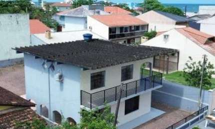 Sobrado para 10 pessoas á 100 metros da Praia da Barra do Saí!