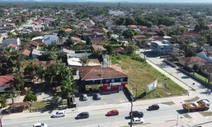 Prédio comercial + residencial frente para Av. Celso Ramos