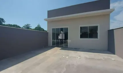 Casa com 02 dormitórios + churrasqueira no Balneário Rio Gracioso!