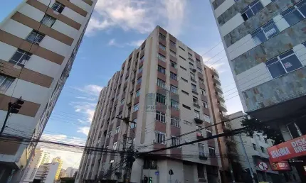 3 Quartos, Suíte ,Elevador e 1 vaga,  venda por R$ 330.000 ou aluguel por R$ 1.880/mês - Centro - Juiz de Fora/MG