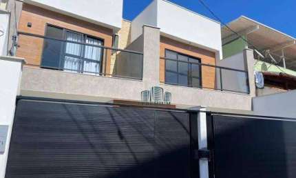 Casa com 3 quartos à venda na Rua Aristóteles Braga, 172, São Pedro, Juiz de Fora