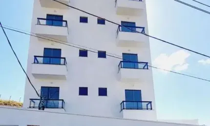 Cobertura de 2 quartos, elevador e terraço privativo