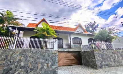Casa com 5 quartos para alugar por r$ 5.250/mês - bom clima - juiz de fora/mg