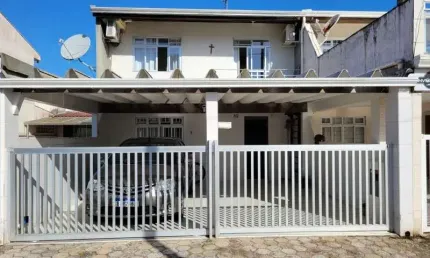 Casa com 3 quartos à venda na Travessa Urban, 82, Brejatuba, Guaratuba