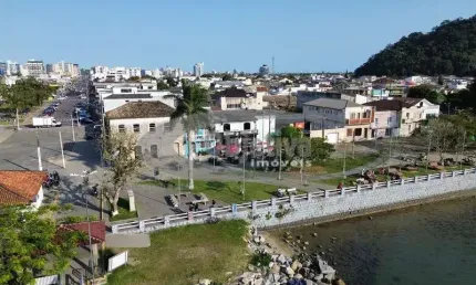 Casa com 5 quartos à venda na Rua Coronel Afonso Botelho, 45, Centro, Guaratuba