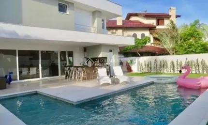 Casa com 5 quartos à venda na avenida dos búzios, 1931, jurerê internacional, florianópolis, 385 m2 por r$ 7.200.000
